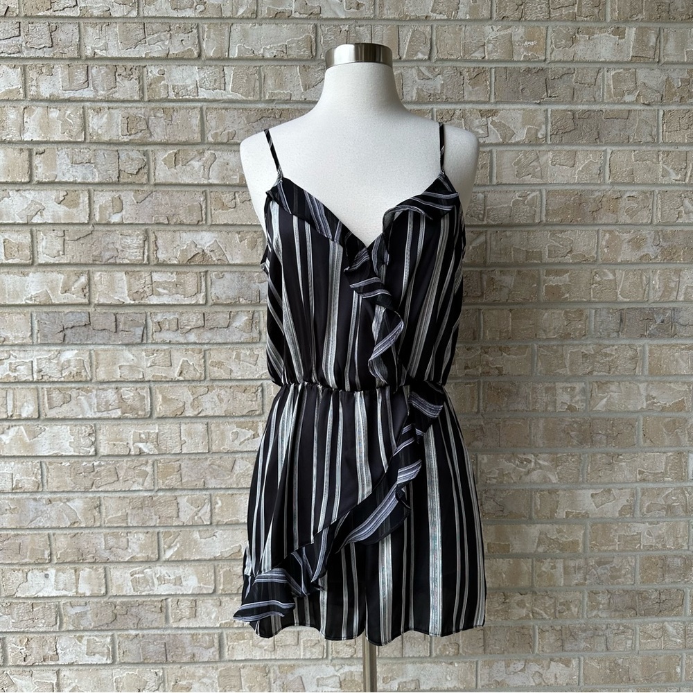 BCBGeneration Striped Romper Size S 🌸 - Picture 9 of 16